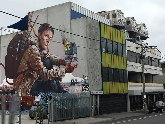 Easy's in Collingwood celebrate large street art murals and more classical graffiti painted by graffiti artists (Image source: tripadvisor.com.au)